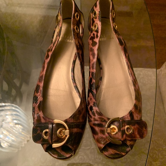 Stuart Weitzman Open Toe Buckle Patent Animal Print Flat. Chatup Good Condition - Picture 2 of 7